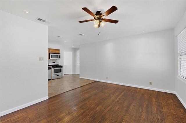 Building Photo - 317 W Pecan St