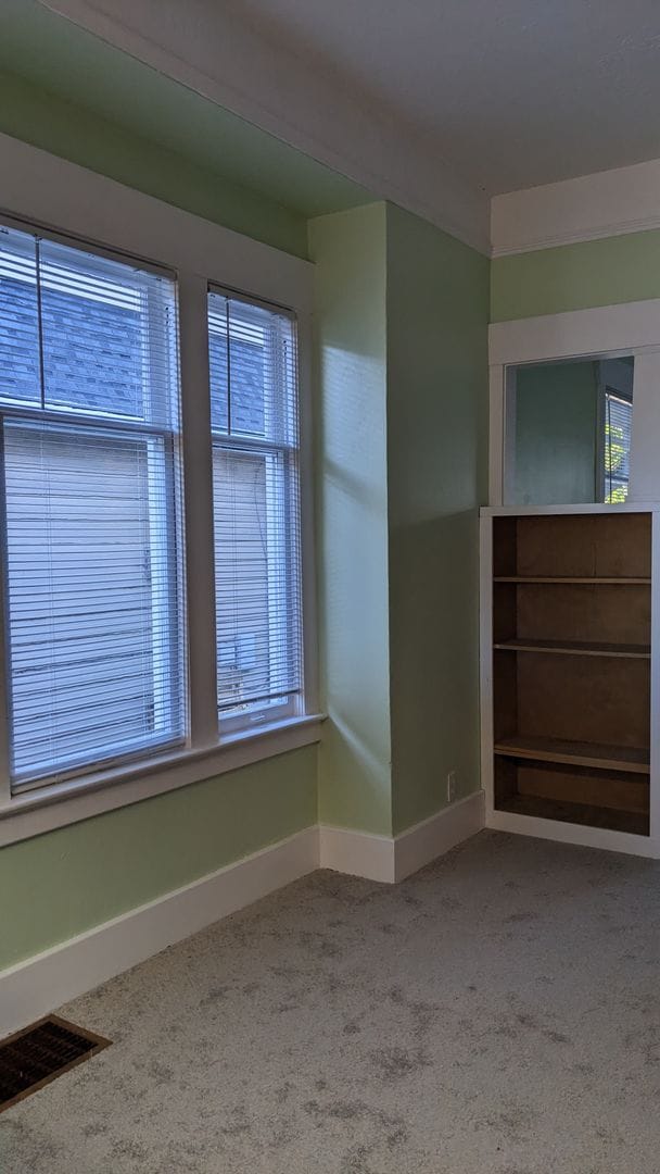 Building Photo - Roosevelt District 2 Bedroom Home
