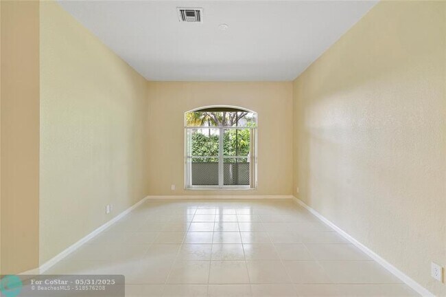 Building Photo - 11517 NW 49th Ct