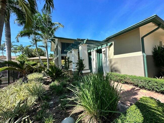 Building Photo - Luxury Townhouse West Palm Beach Gated Community two bedroom three bathrooms!