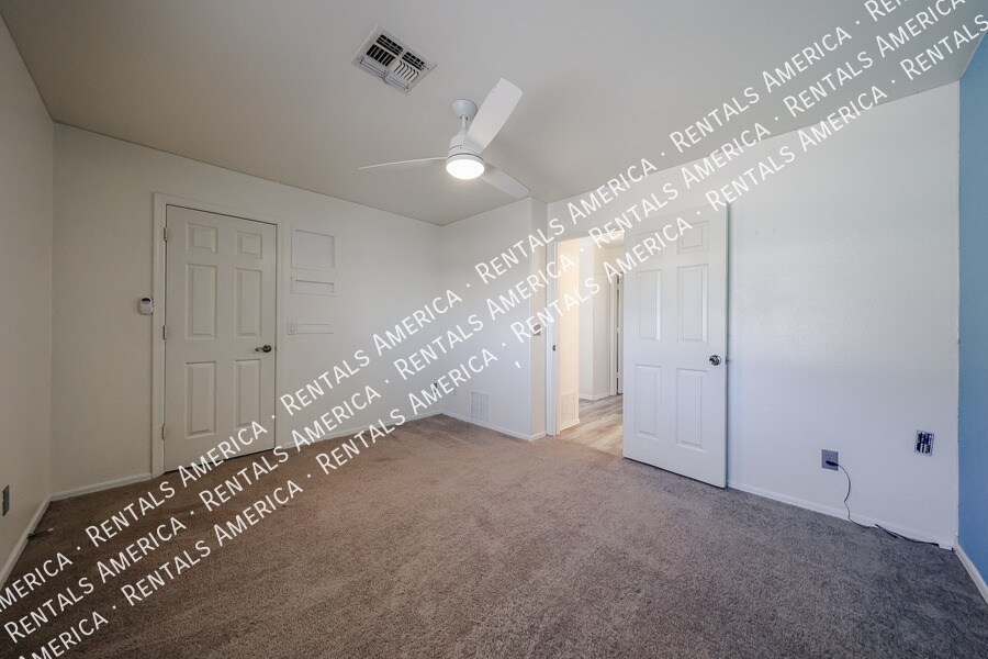 Building Photo - 6101 W Whispering Wind Dr