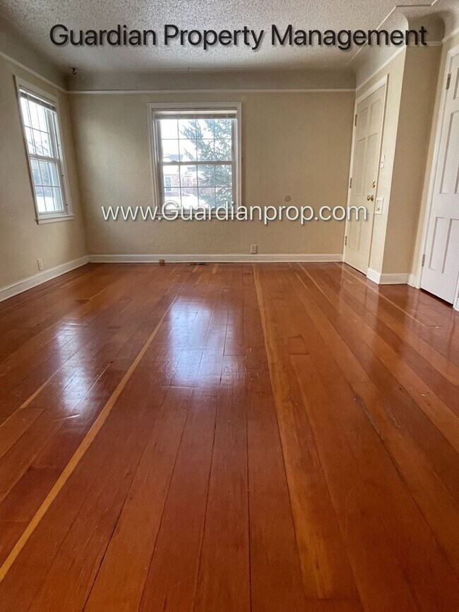 Building Photo - 4618-4620 Cedar Ave S