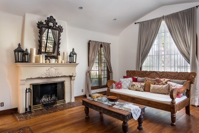 living room - 4918 Angeles Vista Blvd