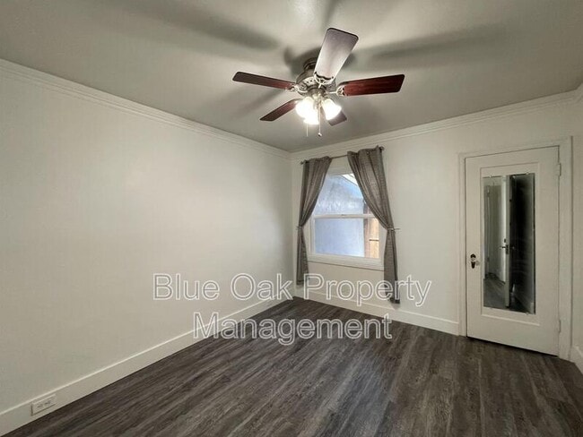 Building Photo - 266 E 6th Ave