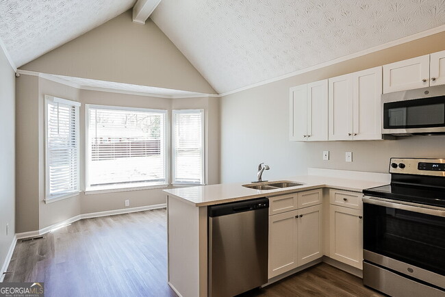 Building Photo - 301 Sandhurst Way SW
