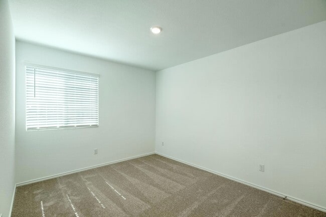 Building Photo - 101 Allegro Dr