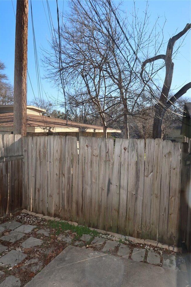 Building Photo - 2005 Glen Allen St