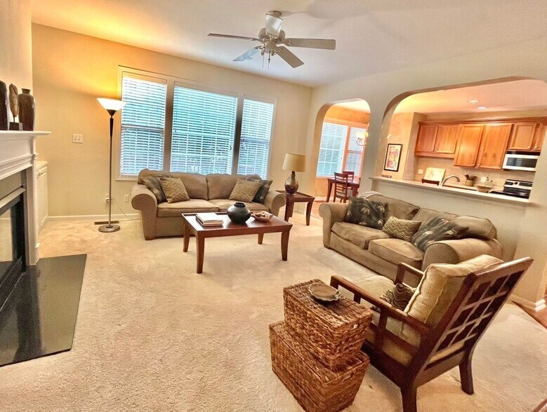 Building Photo - 1105 Goldenview Ct