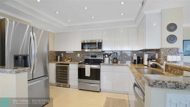 Building Photo - 3750 Galt Ocean Dr
