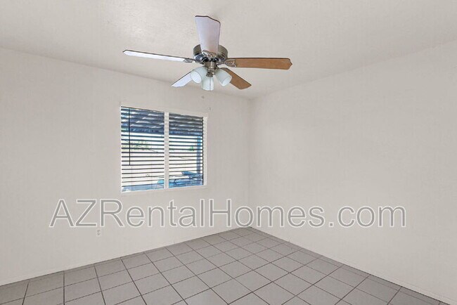 Building Photo - 2210 W Hermosa Dr