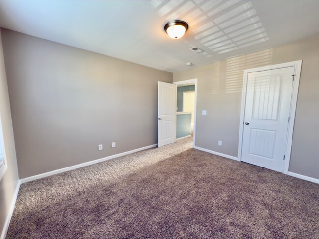 Building Photo - 1325 Millet Dr