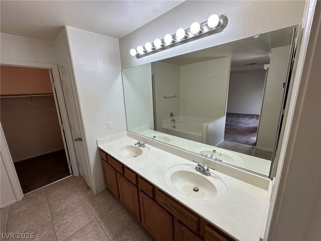 Building Photo - 10060 Bonterra Ave