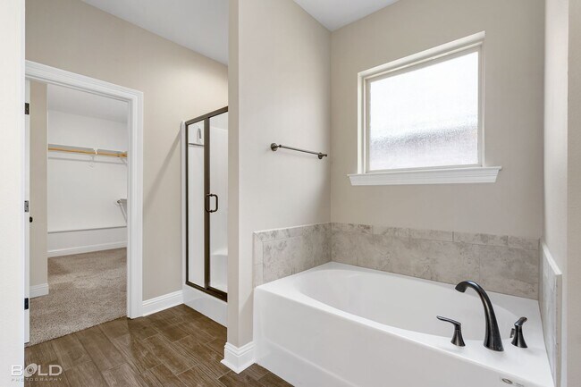 Building Photo - Beautiful 3 bedrooms 2 bathrooms