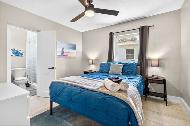 Building Photo - 318 S Burlingame Ave