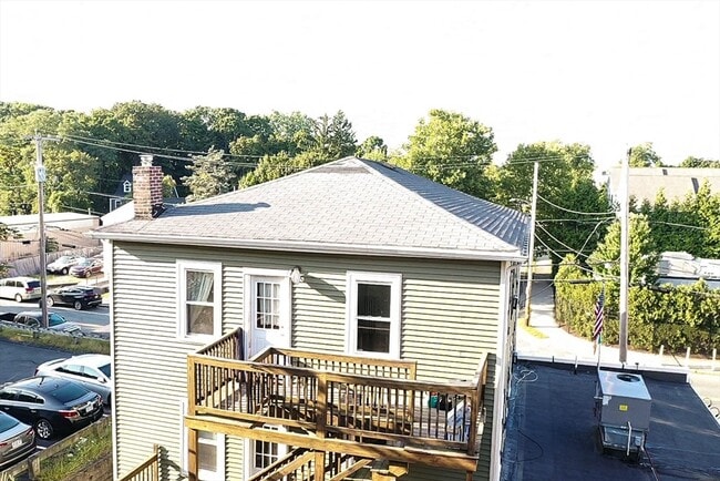 Building Photo - 23 Des Moines Rd