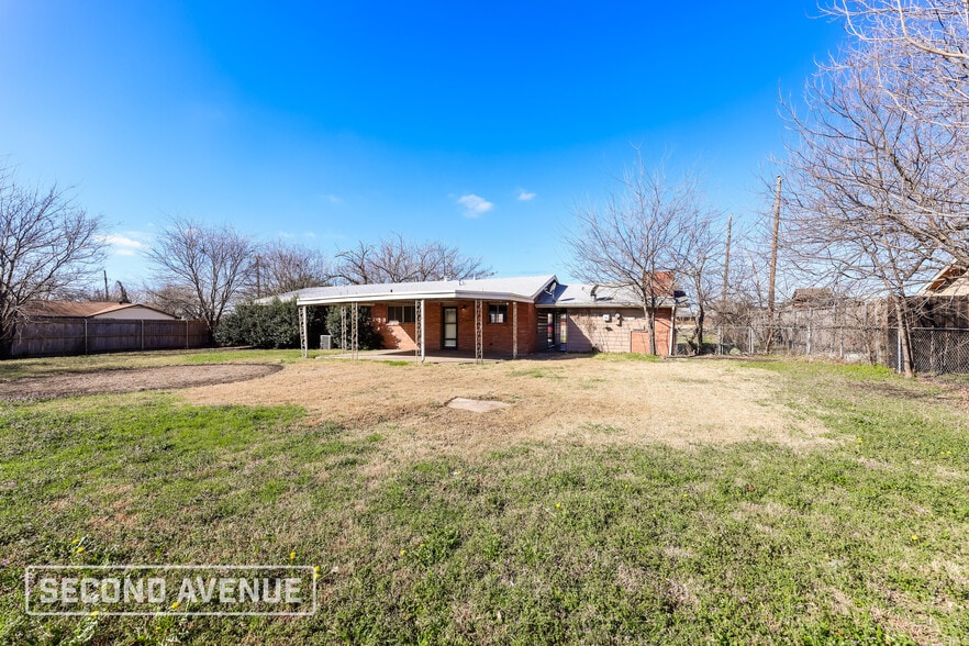 Building Photo - 2713 S Carrier Pkwy