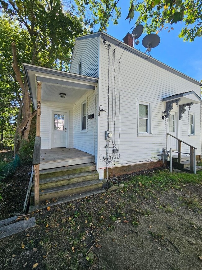 Building Photo - 36-38-38 South St