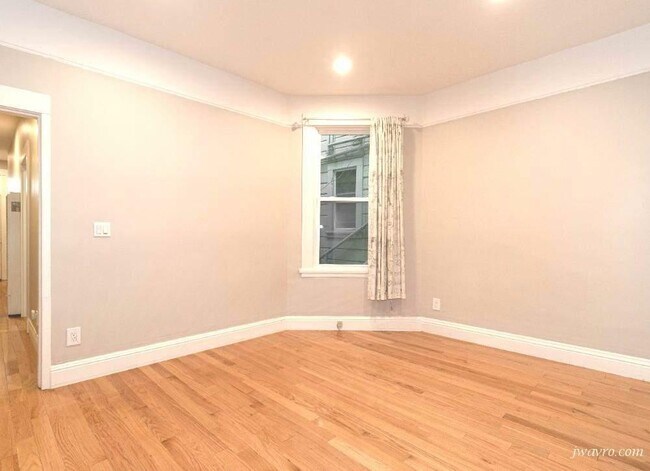 Building Photo - 2268 Bryant St