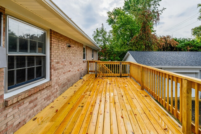 Building Photo - 4065 Foxe Basin Rd