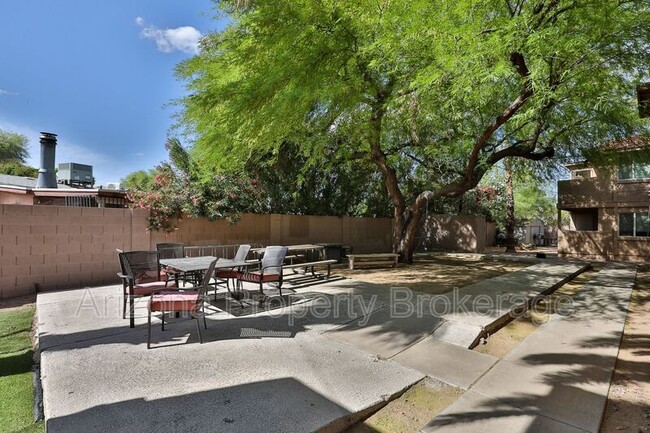 Building Photo - 601 W Rio Salado Pkwy