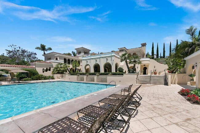 Building Photo - Luxurious Living at Its Finest | 1-Bedroom...