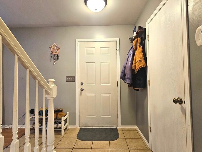 Building Photo - 579 Scott Ln