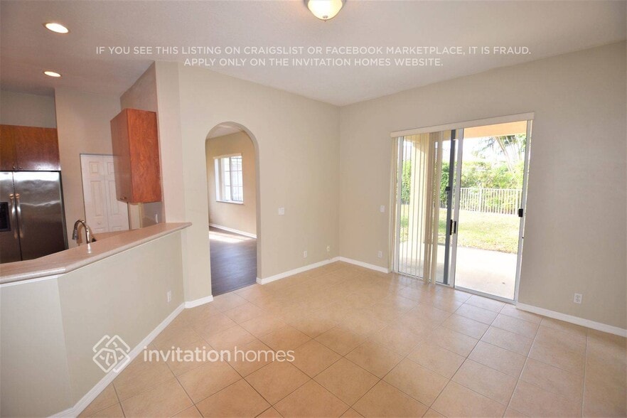 Building Photo - 8739 San Andros