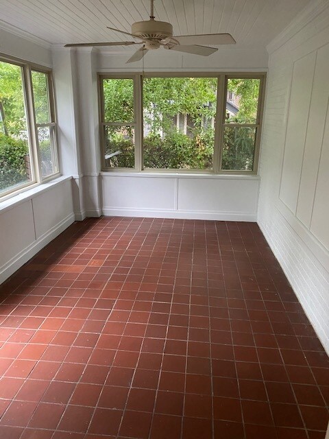 Building Photo - 209 43rd St S