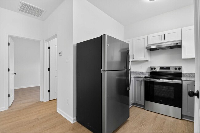 Building Photo - 2015-2017 Scotty Ct