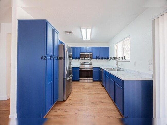 Building Photo - 17432 W Calavar Rd