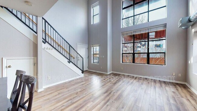 Building Photo - 2033 W 30th Ave
