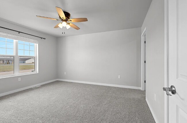 Building Photo - 4 Bedroom- 2.5 Bathroom New Build Duplex- Pulaski!