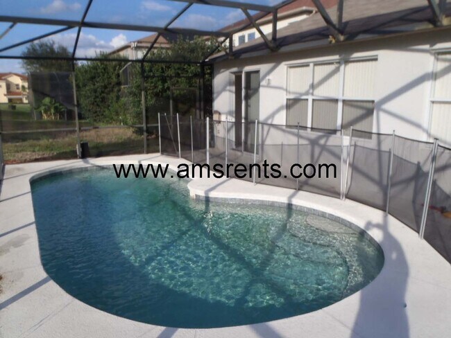 Building Photo - Spacious Pool Home in Davenport