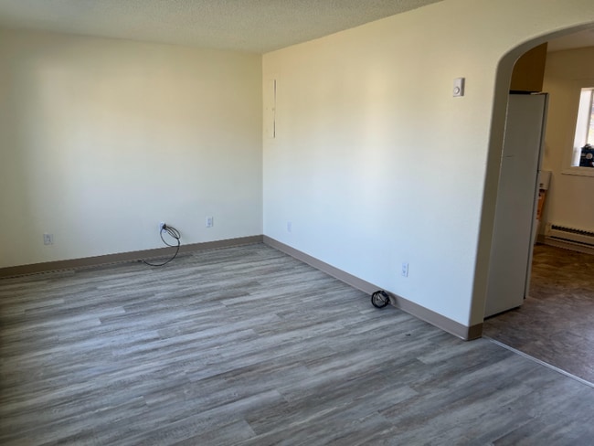 Building Photo - 210 S Dawes St