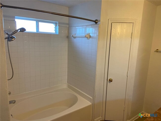 Building Photo - 4102 Waterproof Dr