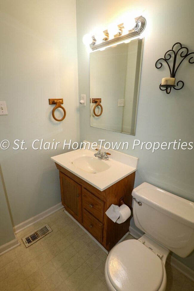 Building Photo - Cozy Home in Odenville