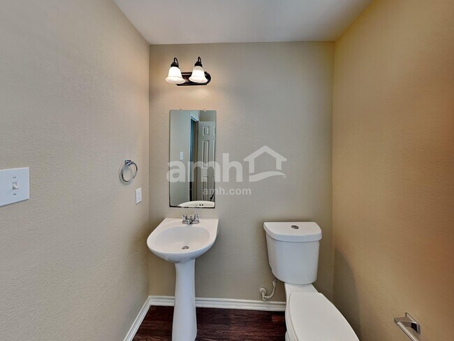 Building Photo - 148 Hinge Chase