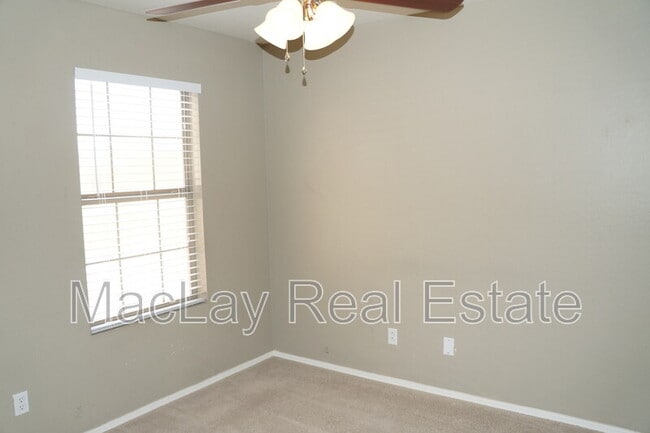 Building Photo - 7038 W Mercer Ln