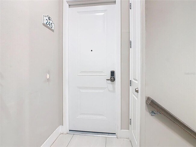 Building Photo - 7740 Sandy Ridge Dr