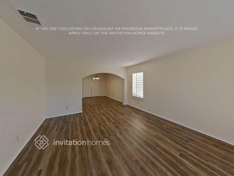 Building Photo - 740 Spruce Tree Cir