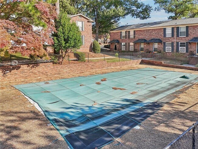 Building Photo - 5560 Kingsport Dr