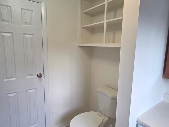 Building Photo - 1S252 Stratford Ln