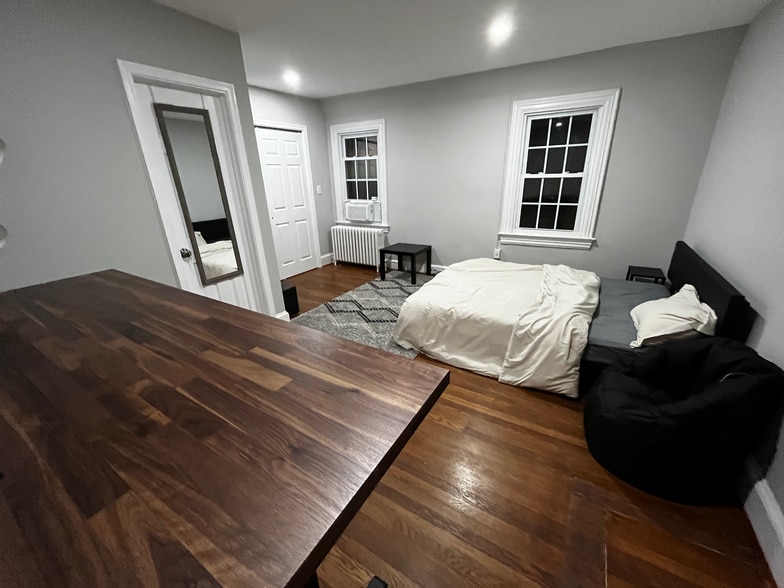 Room 1 - 3817 S St NW