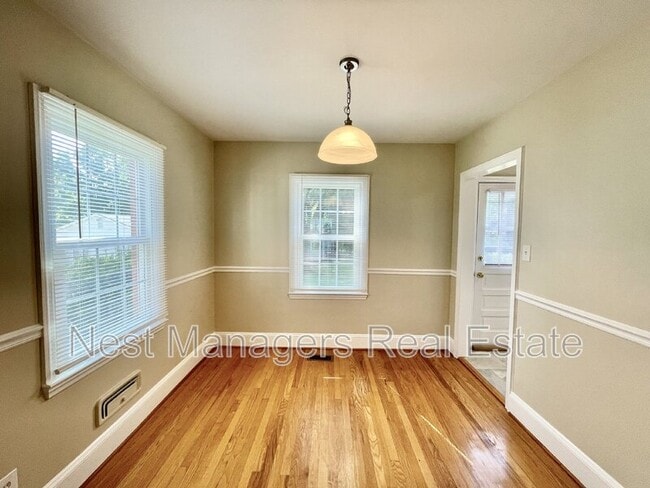 Building Photo - 122 Camellia Dr