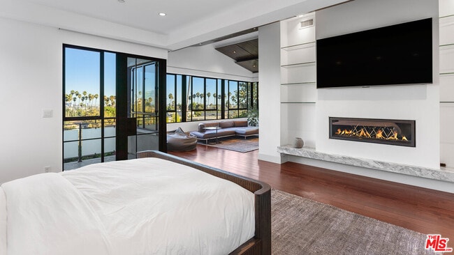 Building Photo - 7801 Hillside Ave