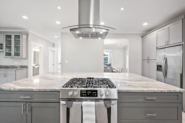 Building Photo - 2901 Random Rd