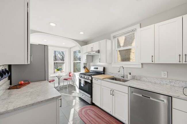 Building Photo - 1424 Macon Ave