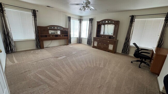 Building Photo - AVAILABLE! OPEN HOUSE Saturday 2/21/26 at 4:30 pm