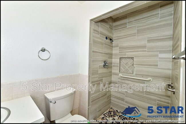 Building Photo - 3565 Breckenridge Dr