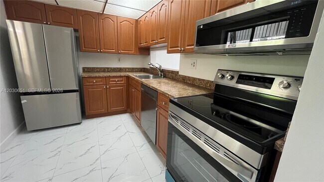 Building Photo - 8045 SW 107th Ave